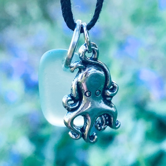 Jewelry - 🐳 3/$25 Octopus Seaglass Choker